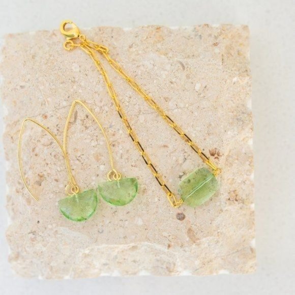GORGEOUS Green Amethyst Gemstone Bracelet Gold Paperclip Chain Statement Jewelry - Picture 7 of 7